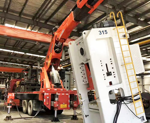 马尔康提升工作效率，选择优质折臂吊租赁服务