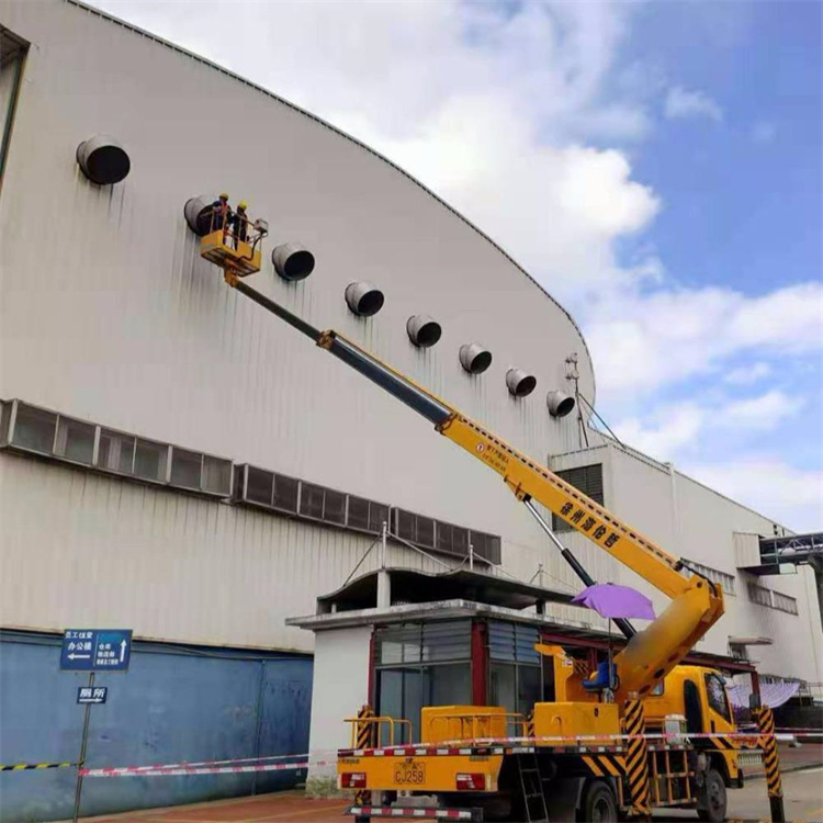 马尔康高空作业车出租服务：专业广告牌安装解决方案