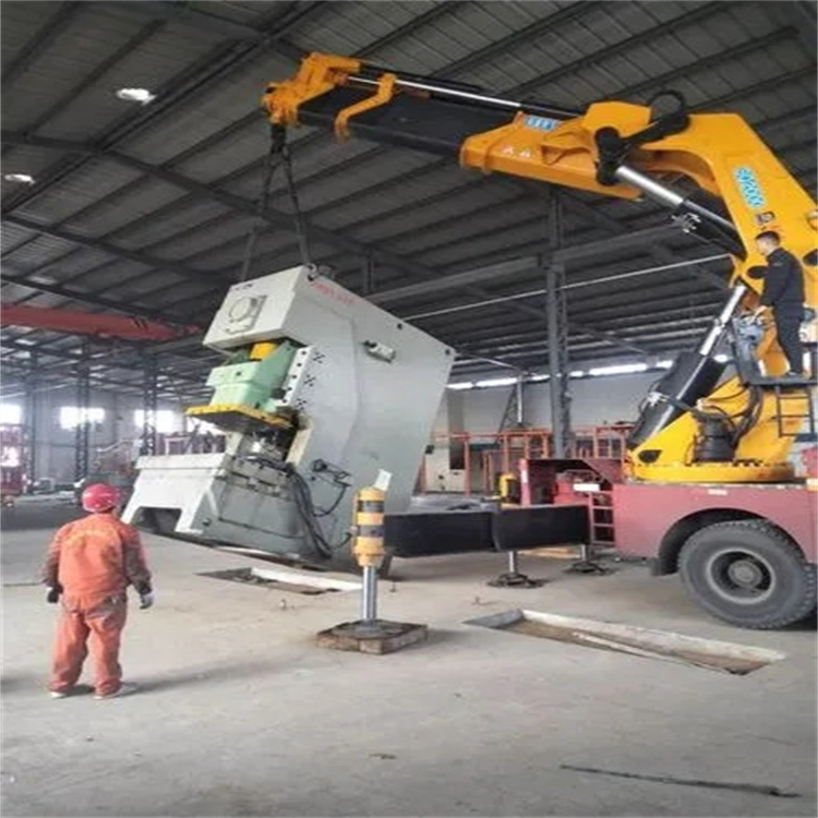 马尔康80吨折臂吊车出租附近电话