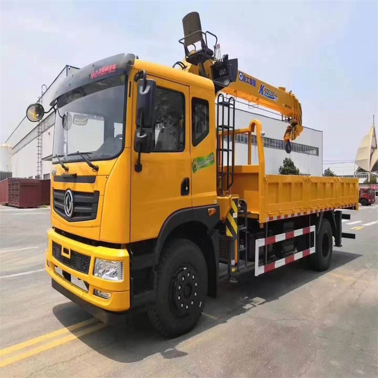 马尔康附近找一辆随车吊出租